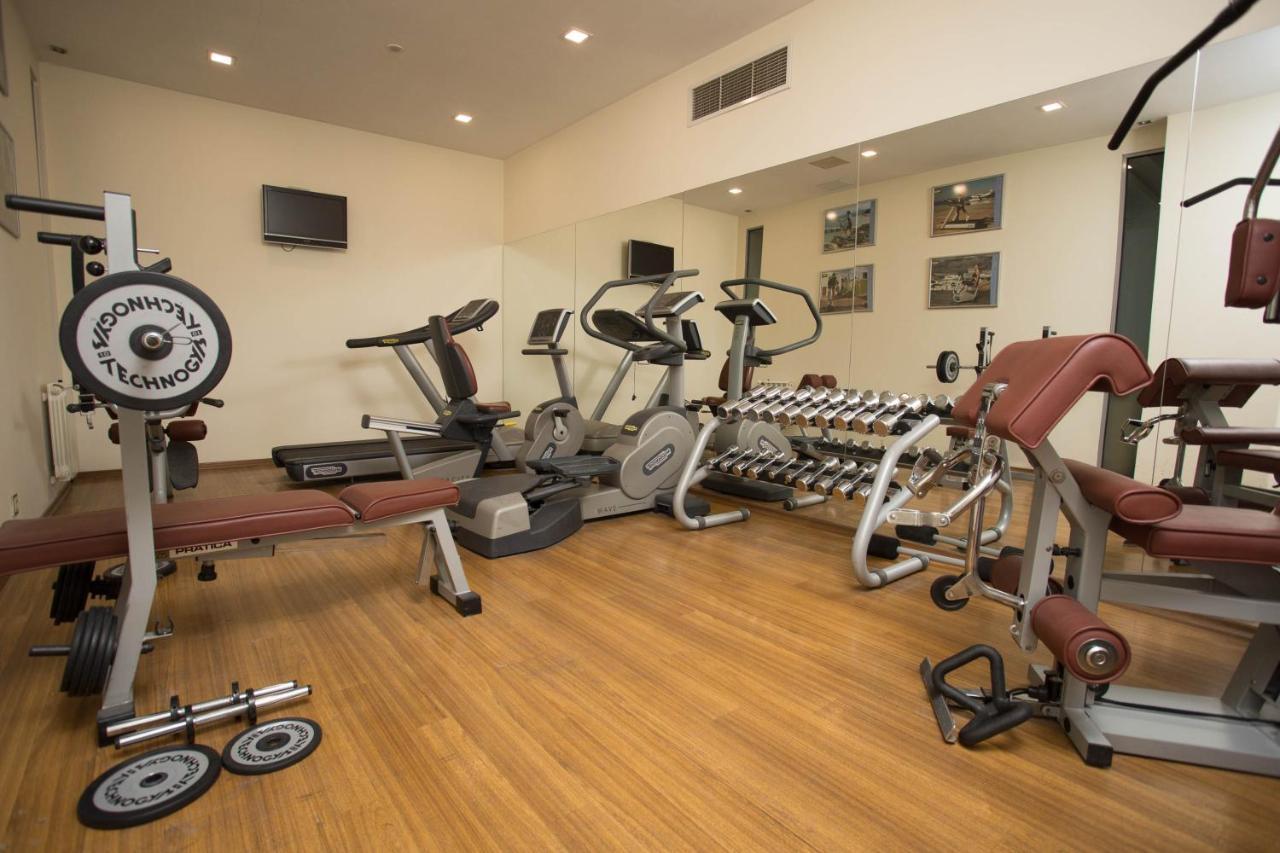 דבין Spa Hotel Persenk מראה חיצוני תמונה A gym