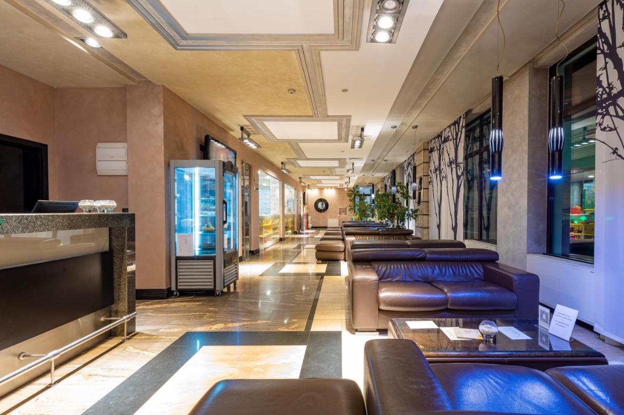 דבין Spa Hotel Persenk מראה חיצוני תמונה The interior of the hotel