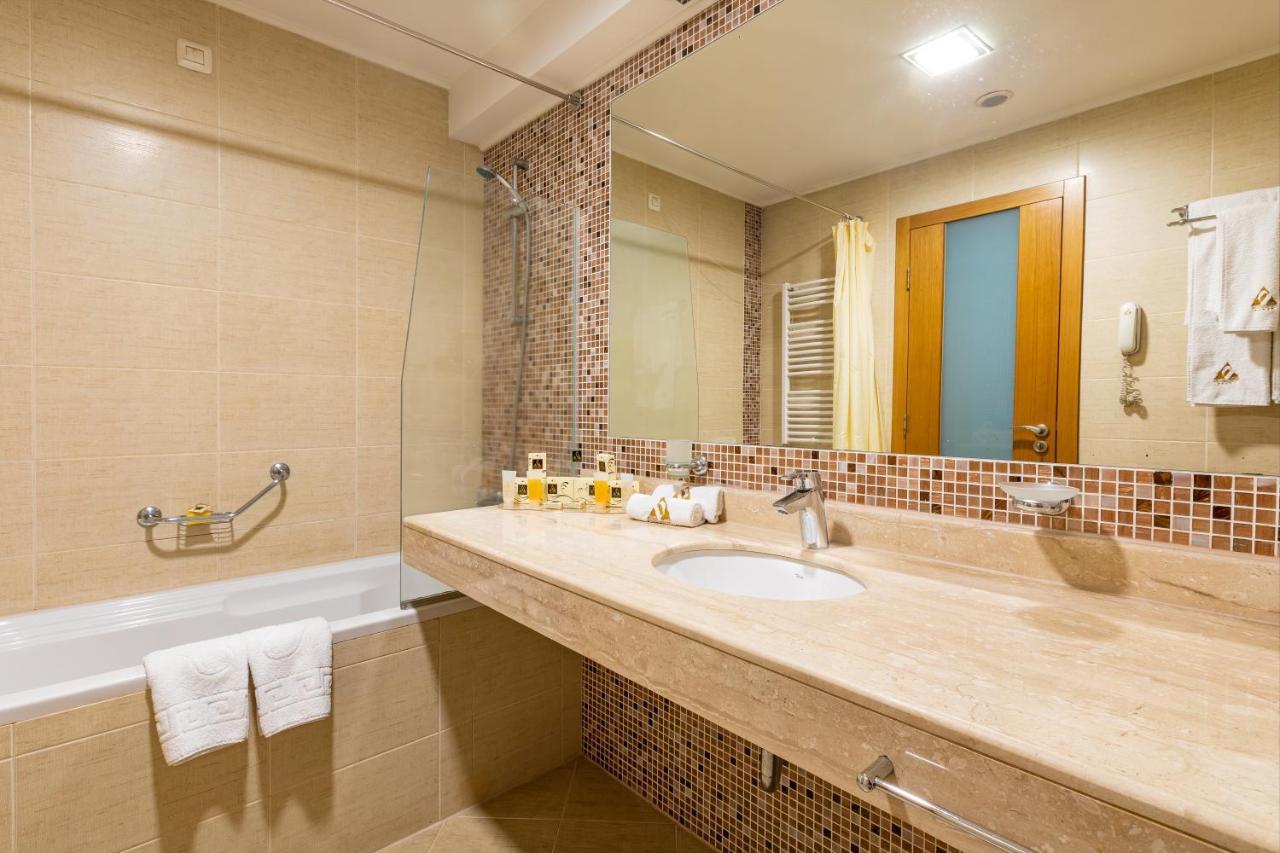 דבין Spa Hotel Persenk מראה חיצוני תמונה Bathroom