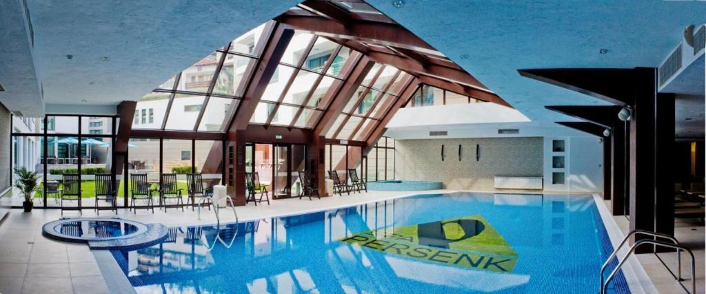 דבין Spa Hotel Persenk מראה חיצוני תמונה