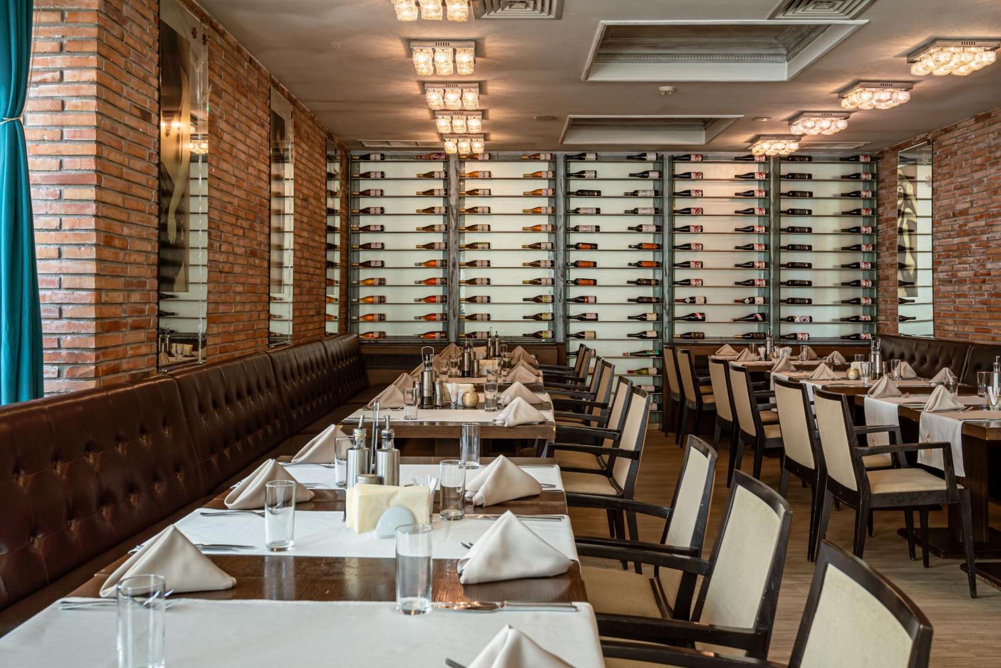 דבין Spa Hotel Persenk מראה חיצוני תמונה Interior of the restaurant