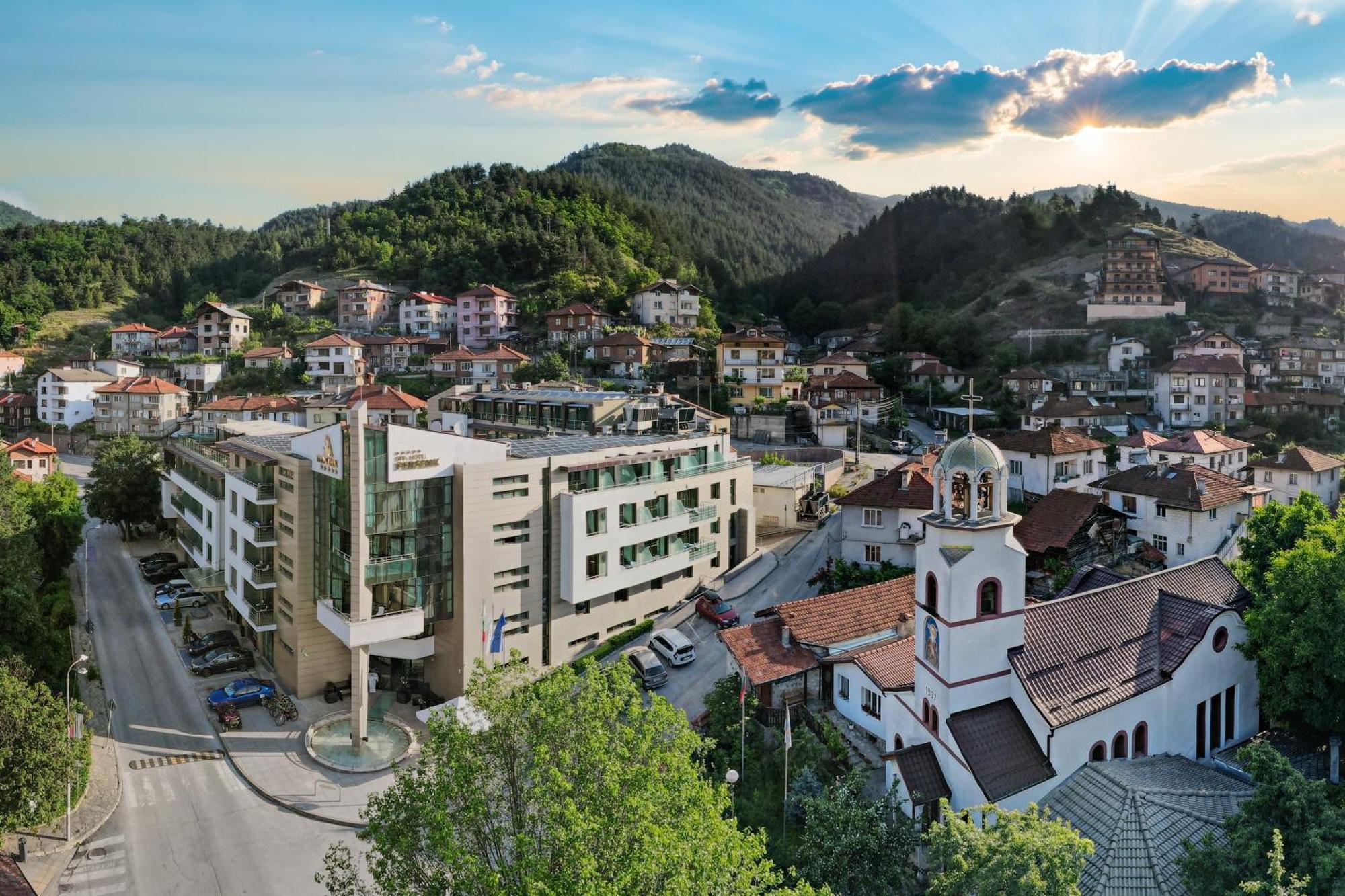 דבין Spa Hotel Persenk מראה חיצוני תמונה The University of Patras