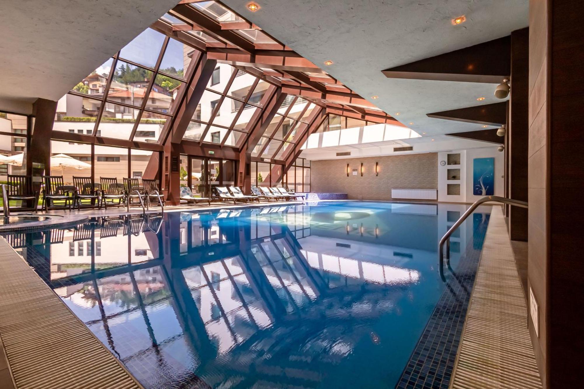 דבין Spa Hotel Persenk מראה חיצוני תמונה The swimming pool at the hotel