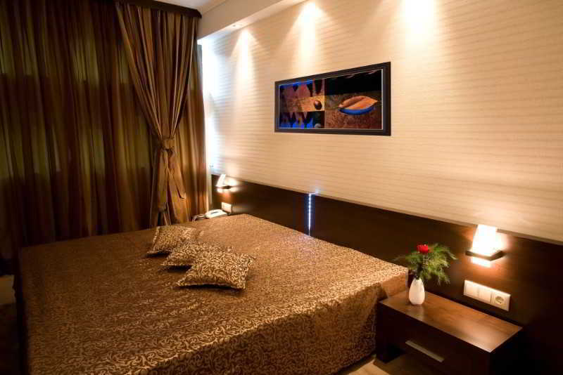 דבין Spa Hotel Persenk מראה חיצוני תמונה A bedroom